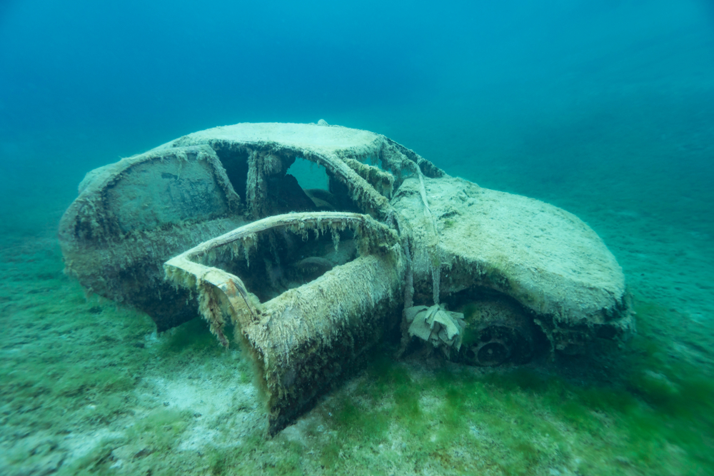 Šest metara ispod površine mora – ovo „groblje automobila“ je dobro za životnu sredinu